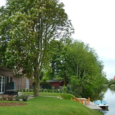 Huus An't Gracht Holiday home *
